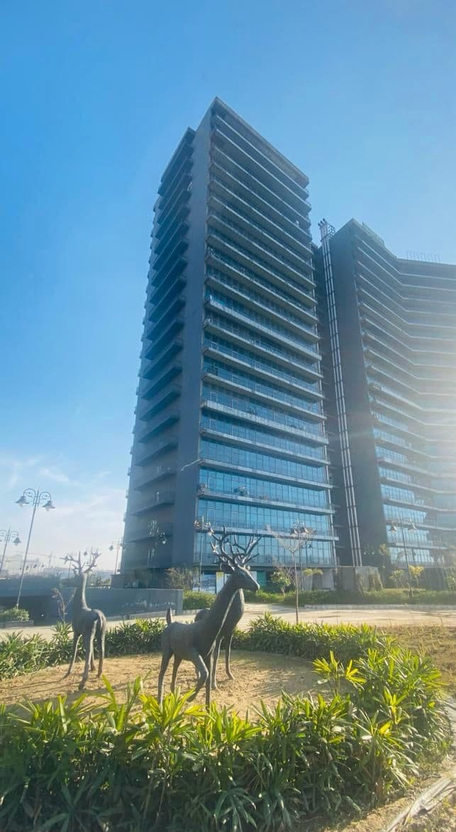NX ONE – T1 Office Space | NX One Trade Centre, Tech Zone IV, Greater Noida West — photo 2